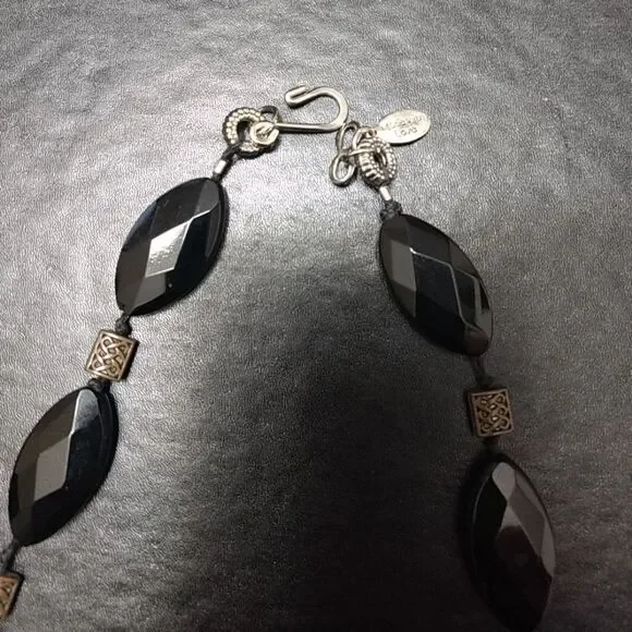 Faceted black stone necklace - Picture 3 of 7